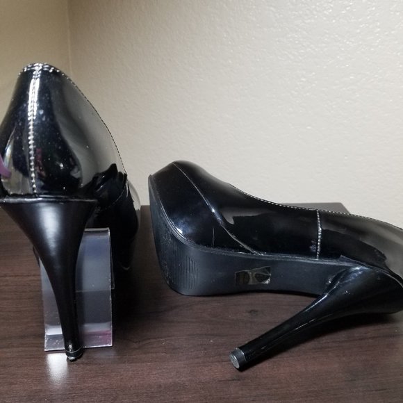 D's 7M-Women High Heel Stilettos Patent Leather Heels  needs a new home - Picture 4 of 7